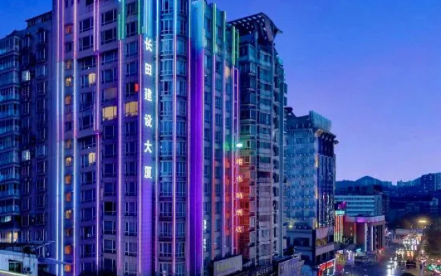 Vienna Hotel (Zunyi Medical College Dalian Road Branch)