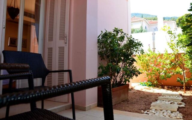 Korina Gallery Hotel
