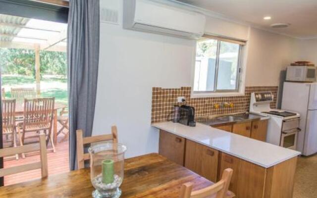 17 Broadbeach Drive - Free WiFi!