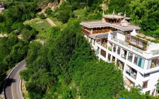 The Happy Bandmo's Home