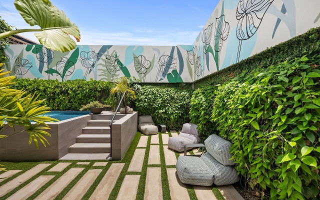 At Oceanpark Cocktail Bar AC Saltwater Pool