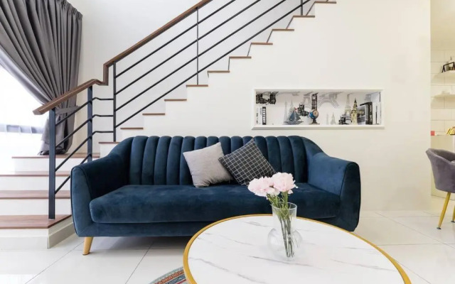 Arte Mont Kiara Duplex 4 pax Jacuzzi