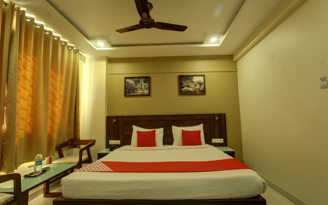 OYO 26698 Hotel Shringar Palace