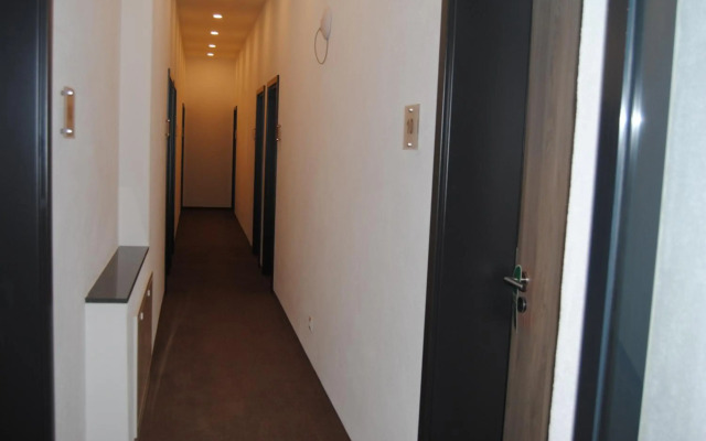B&S Hotel