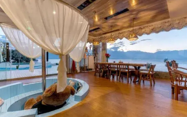 Queting Lake View Inn