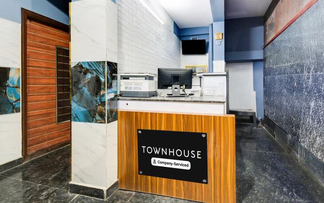 Super Townhouse Hitech City Near Yashoda Hospital