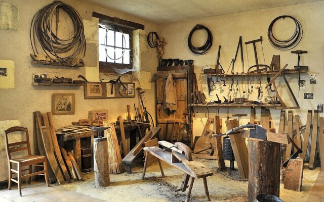 Le Logis Des Bessons