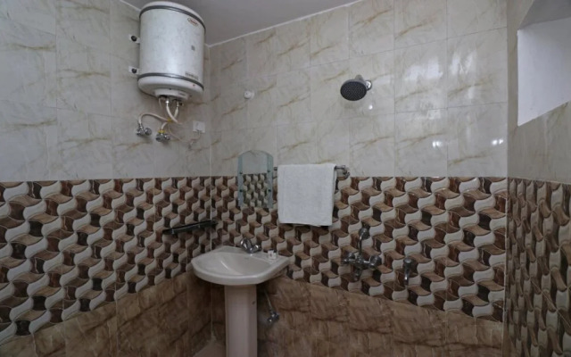 Travellers Homes By OYO Rooms