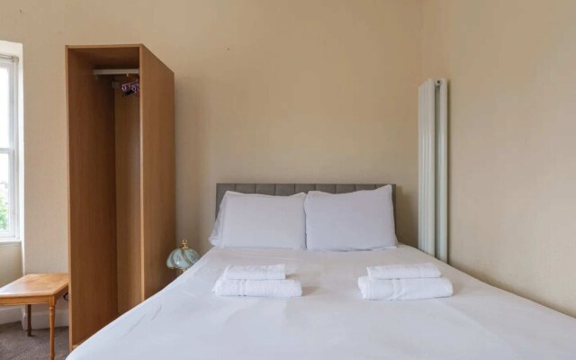 Cosy 2 Bedroom in Edinburgh Old Town