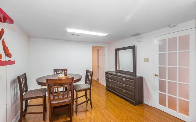 Retreat To A Beautiful Suite In Toronto