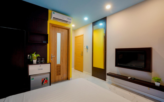 Lá Phú Nhuận Hotel Airport