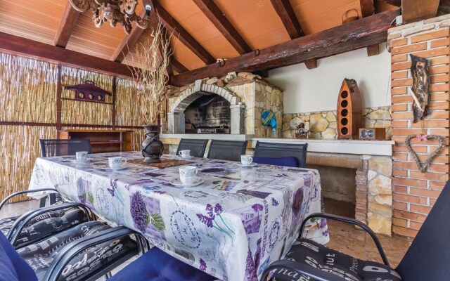 Nice Home in Medulin With Wifi and 2 Bedrooms