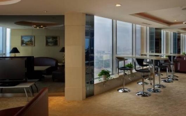 Golden Eagle Summit Hotel