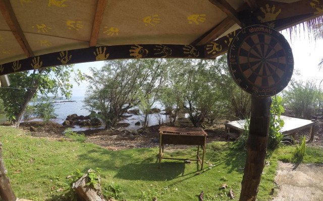 Banana Sunset Bar & Bungalows