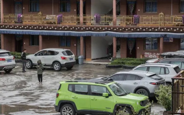 Garze Tagong Grassland Hotel