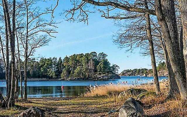6 Person Holiday Home in Djurhamn