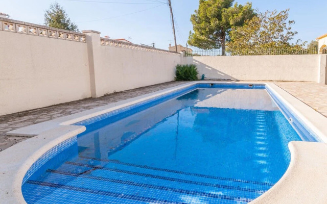 Sun-kissed Villa in L'escala With Swimming Pool