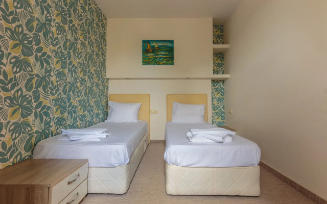 Apart Hotel Tarsis Club