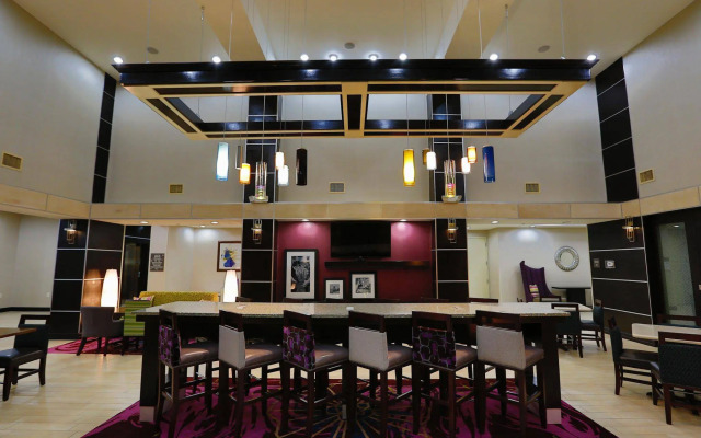 Hampton Inn & Suites Missouri City, TX