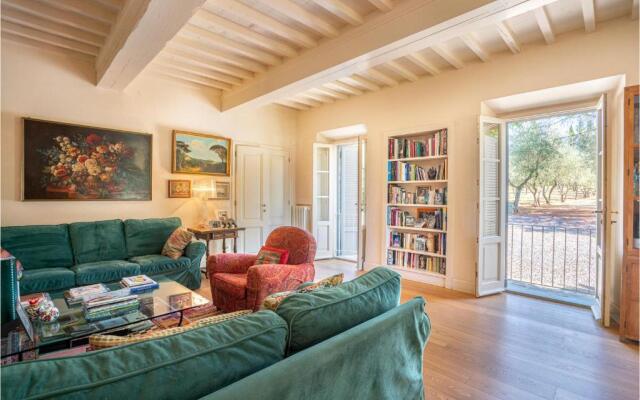 Stunning Home in Impruneta With 3 Bedrooms and Wifi