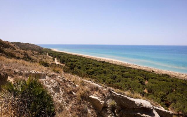 Luna Minoica Suites and Apartments