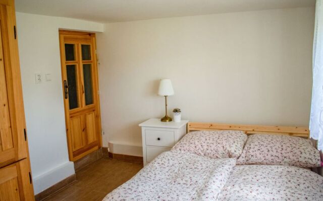 House Kámen Arnoltice