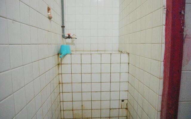 OYO Life 1972 Aman Family Inn Syariah