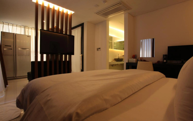 Yuwon Hotel