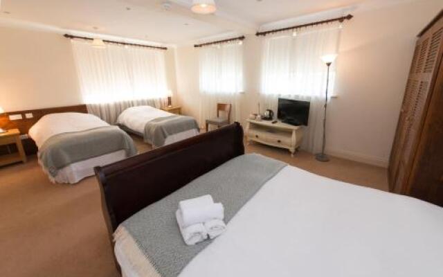 Connemara Lake Hotel