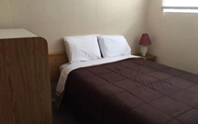 Trail Motel & RV Park