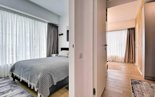 Lake Panorama Loft 5 star Location, Queen Bed, Views