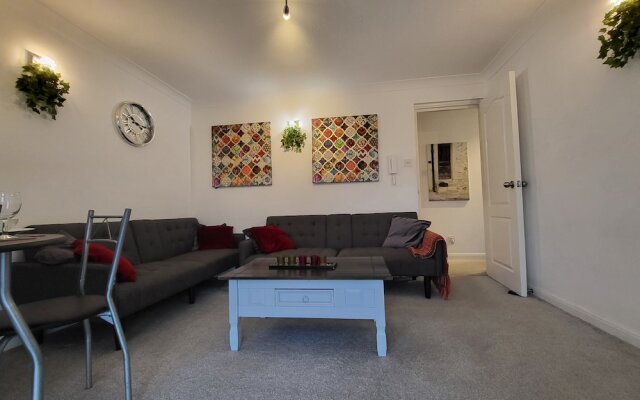 Captivating 2-bed Apartment in Southend-on-sea