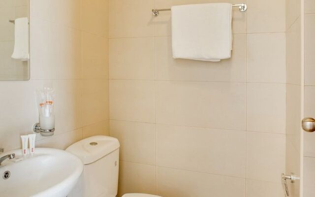 Oyo 403 Maplewave Hotel