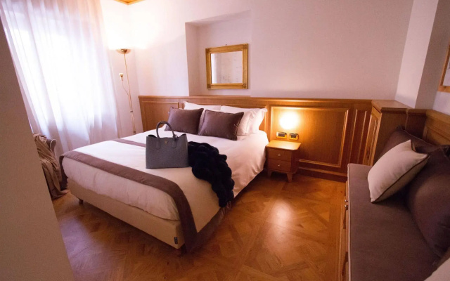 Ambra Cortina Luxury & Fashion Boutique Hotel