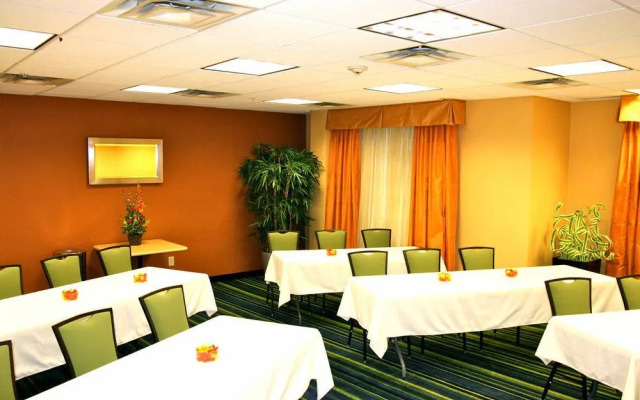 Fairfield Inn and Suites Youngstown Austintown