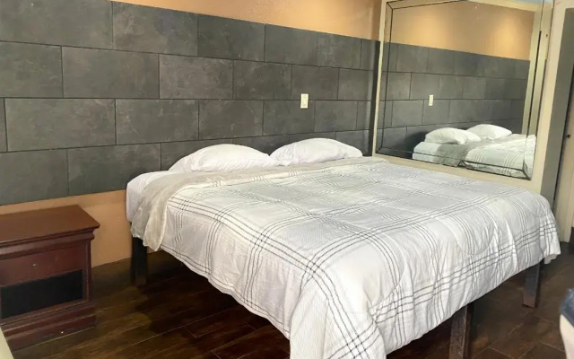 Regency Inn Houston Near Hobby Airport