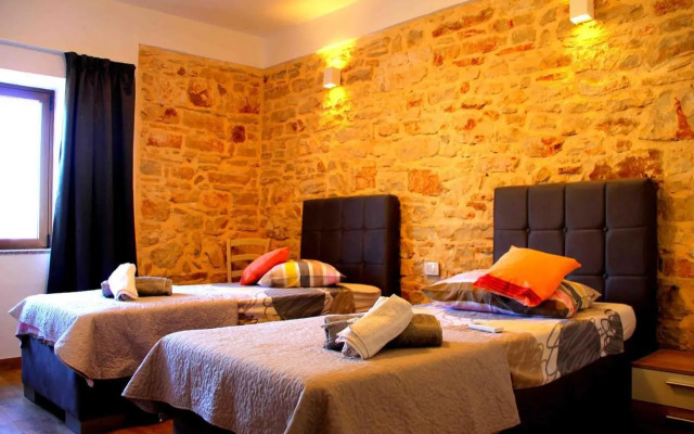 Sonia Rooms