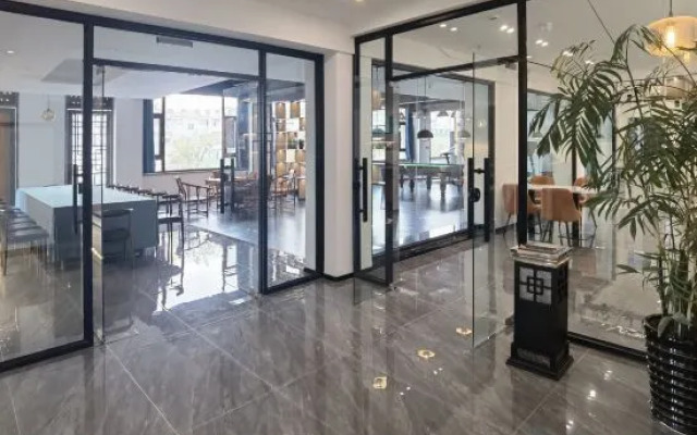 Jinglan Yipin Hotel (Jingdezhen Taoxichuan Branch)