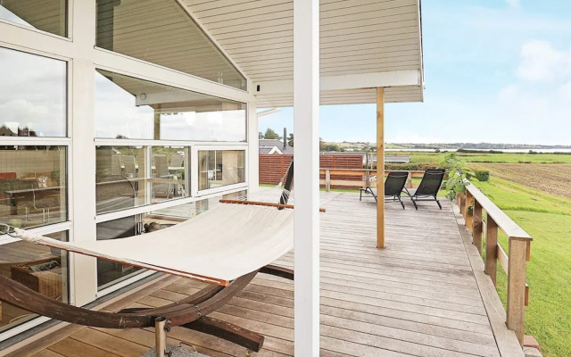 9 Person Holiday Home in Millinge-by Traum