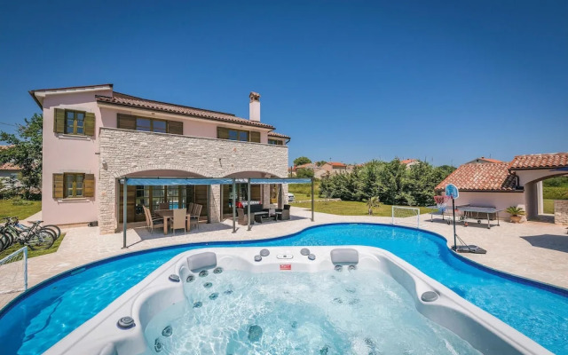 Beautiful Home in Valtura With Wifi and 5 Bedrooms