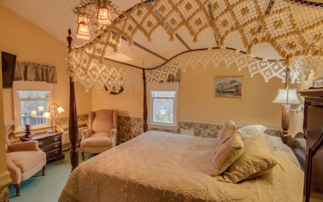 Woodstock Inn Station & Brewery