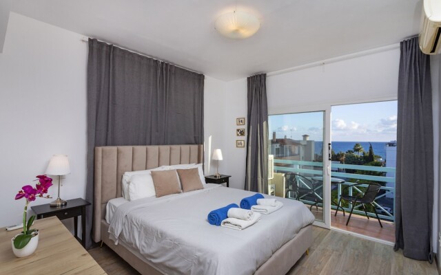 Palm Beach Sea View Apartment