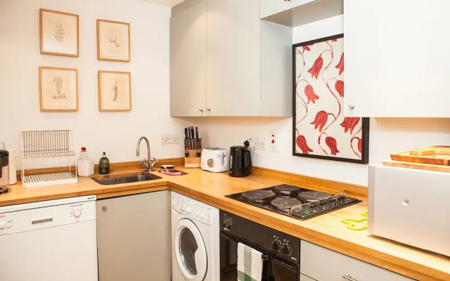 Beautiful 1 Bedroom Apartment in Kensington