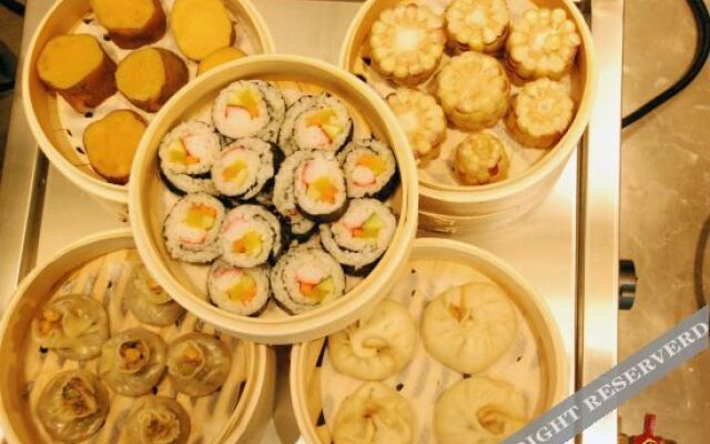 Homeinn Yiju Hotel (Yantai High-Speed Railway Station Red Star Macalline)