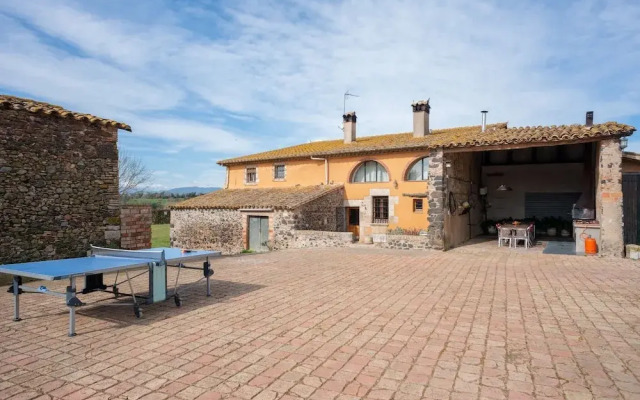 Vibranr Holiday Home in Aiguaviva With Swimming Pool
