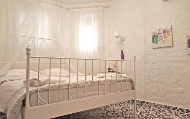 Mayko Ev Hotel