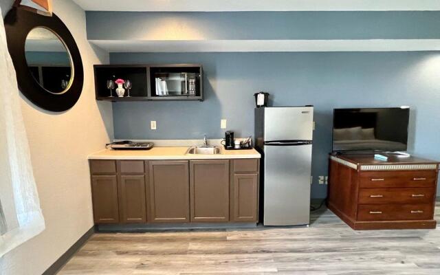 Hometowne Studios & Suites By Red Roof Washington