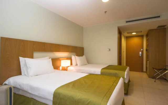 Naoum Hotel