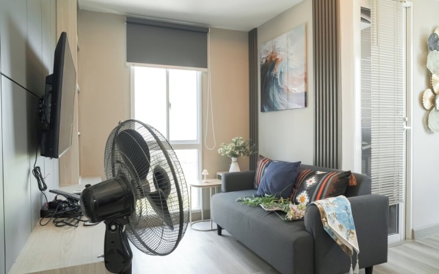 Contemporary And Enjoyable 1Br At Apartment Tokyo Riverside Pik 2 – Guest Rooms – Jakarta