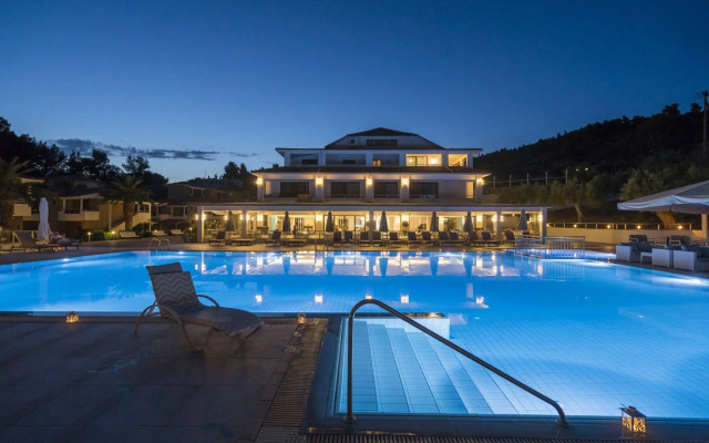 Lagomandra Beach & Suites